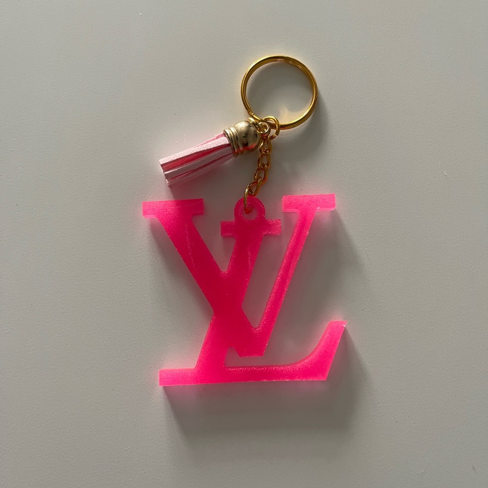 Handmade Larger L V Keychain - Picture 1 of 8